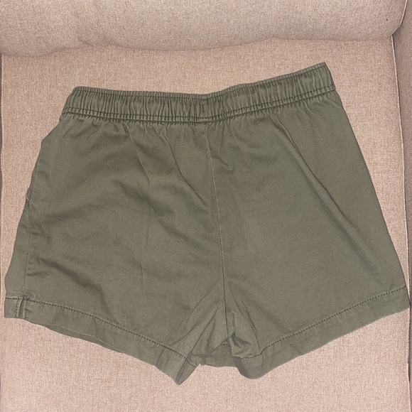 Old Navy girls size XL 14-16, olive shorts. - Picture 2 of 3